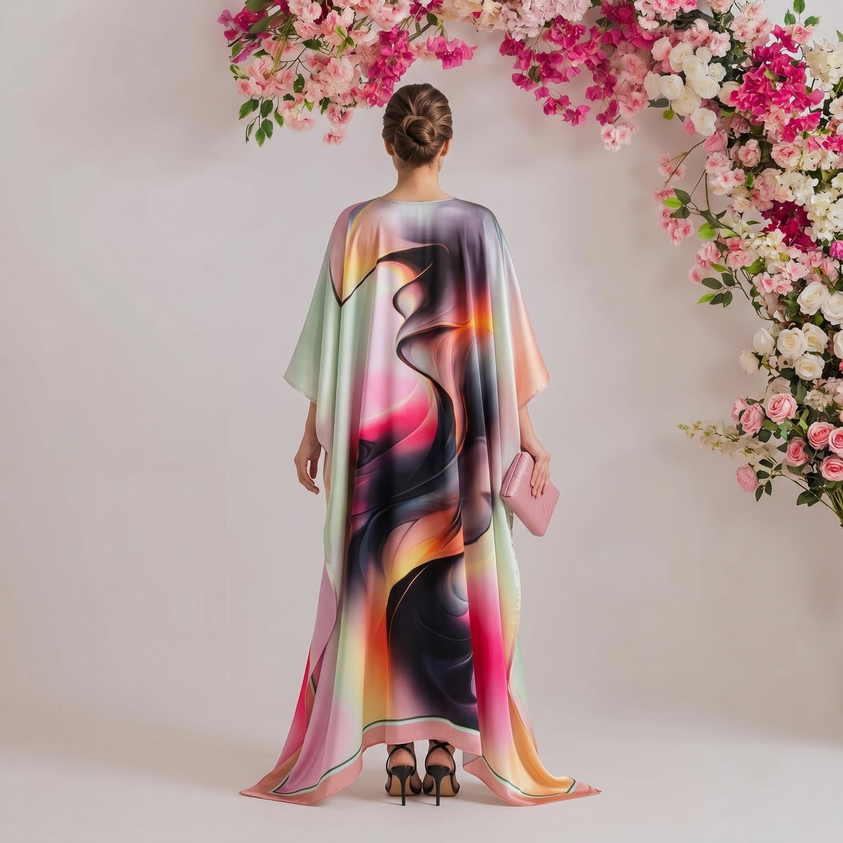 Mira Kaftan – back view of the flowing kaftan silhouette