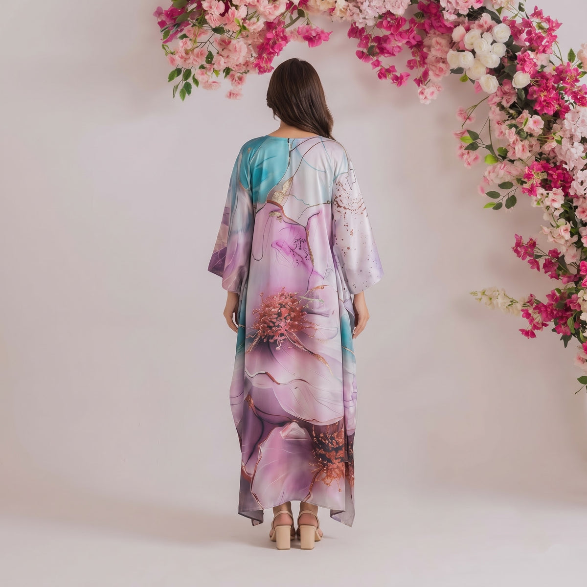 Sana Kaftan – back view of the flowing kaftan silhouette