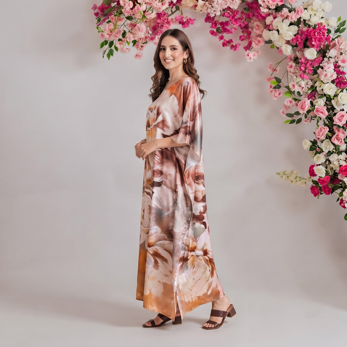 Myra Kaftan – back view of the flowing kaftan silhouette