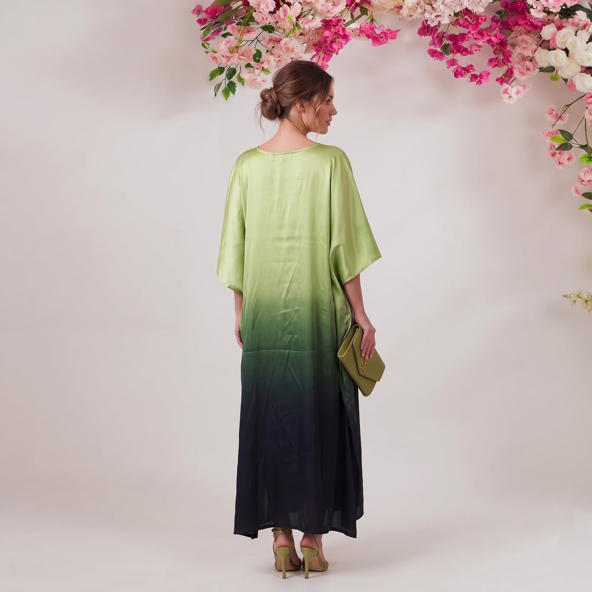 Saira Kaftan – back view of the flowing kaftan silhouette