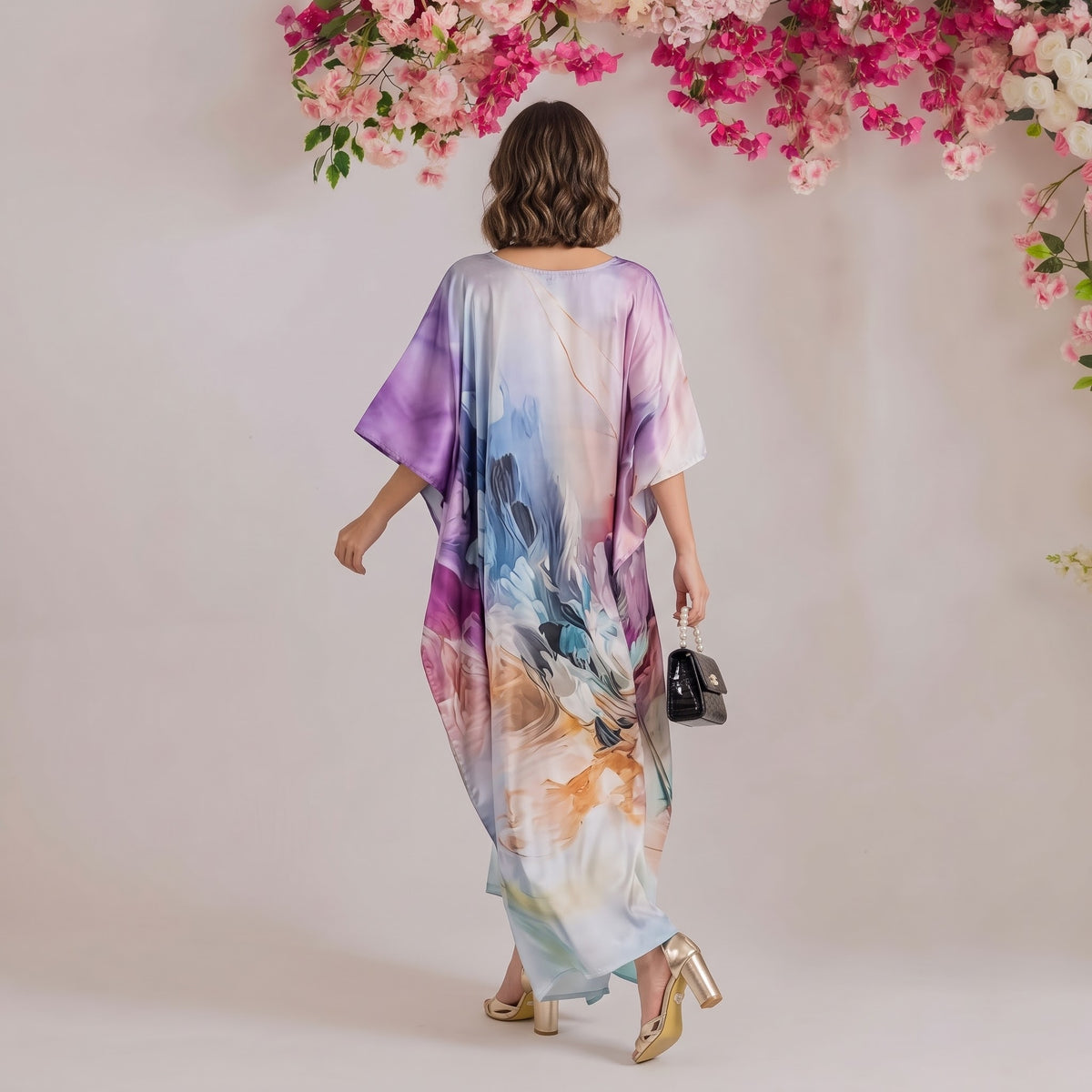 Alia Kaftan – back view of the flowing kaftan silhouette