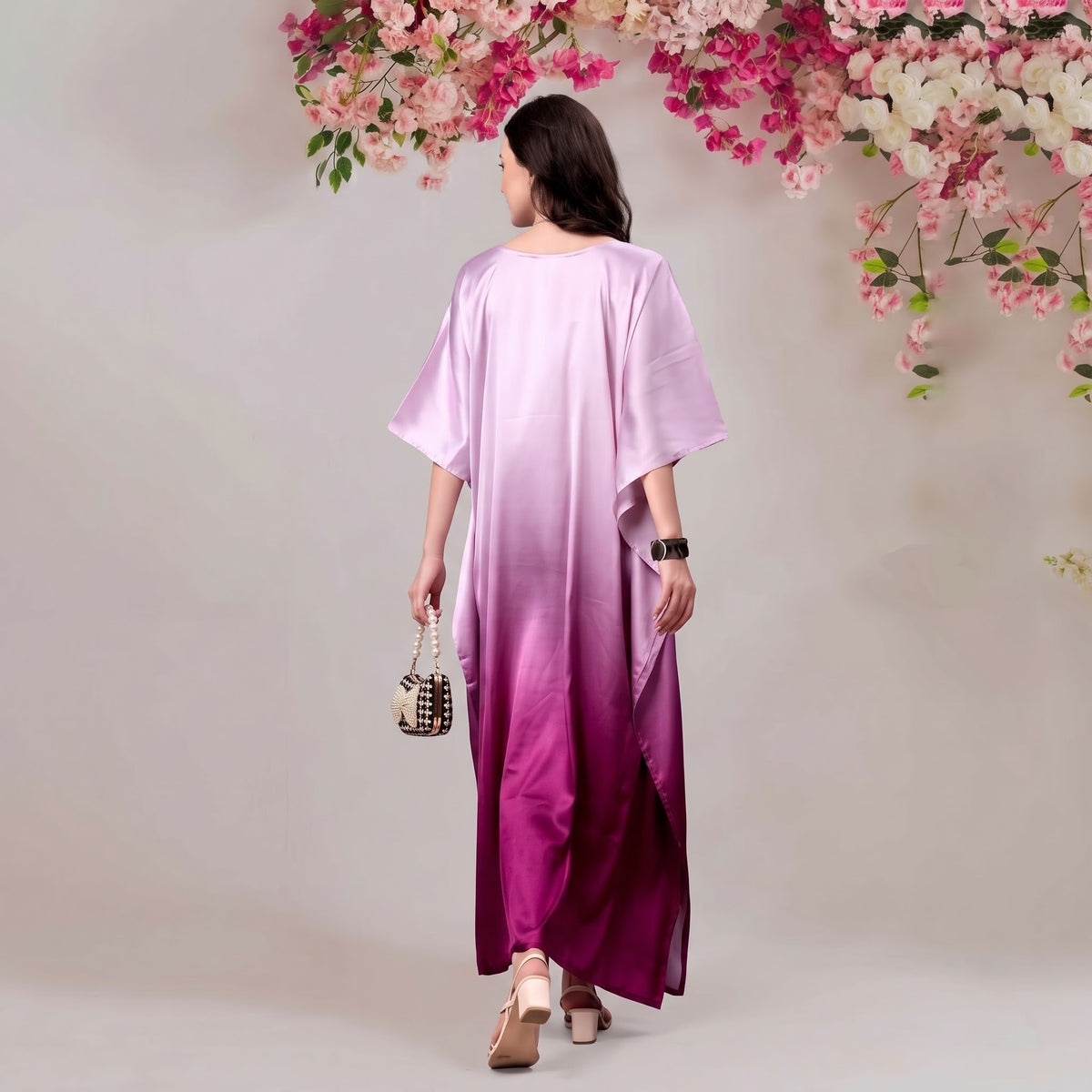 Anvi Kaftan – back view of the flowing kaftan silhouette