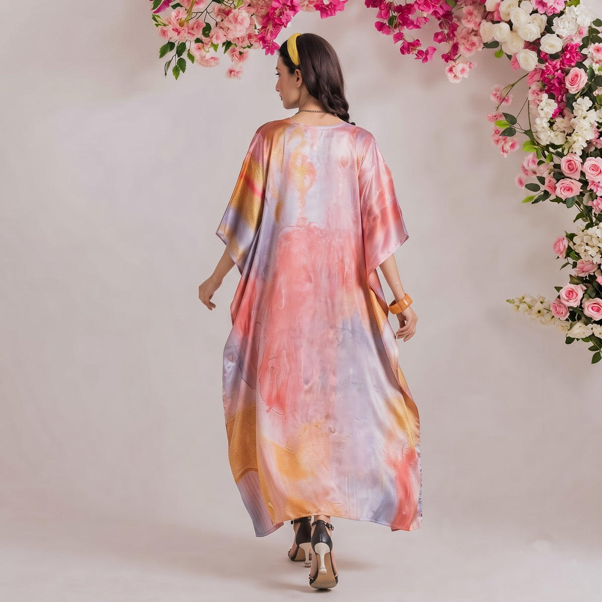 Farah Kaftan – back view of the flowing kaftan silhouette