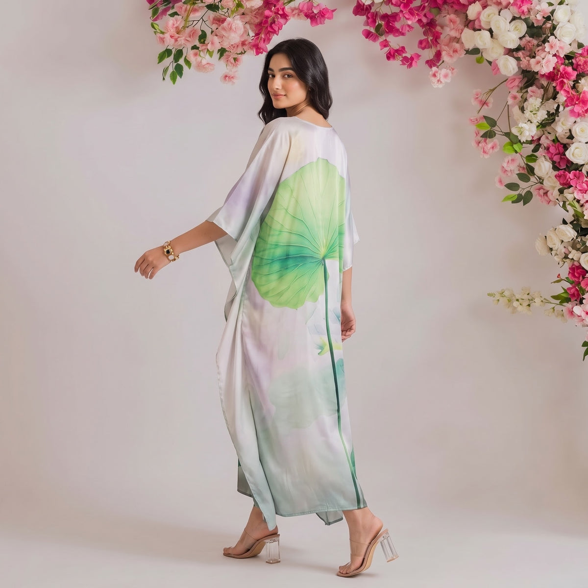 Sarai Kaftan – back view of the flowing kaftan silhouette