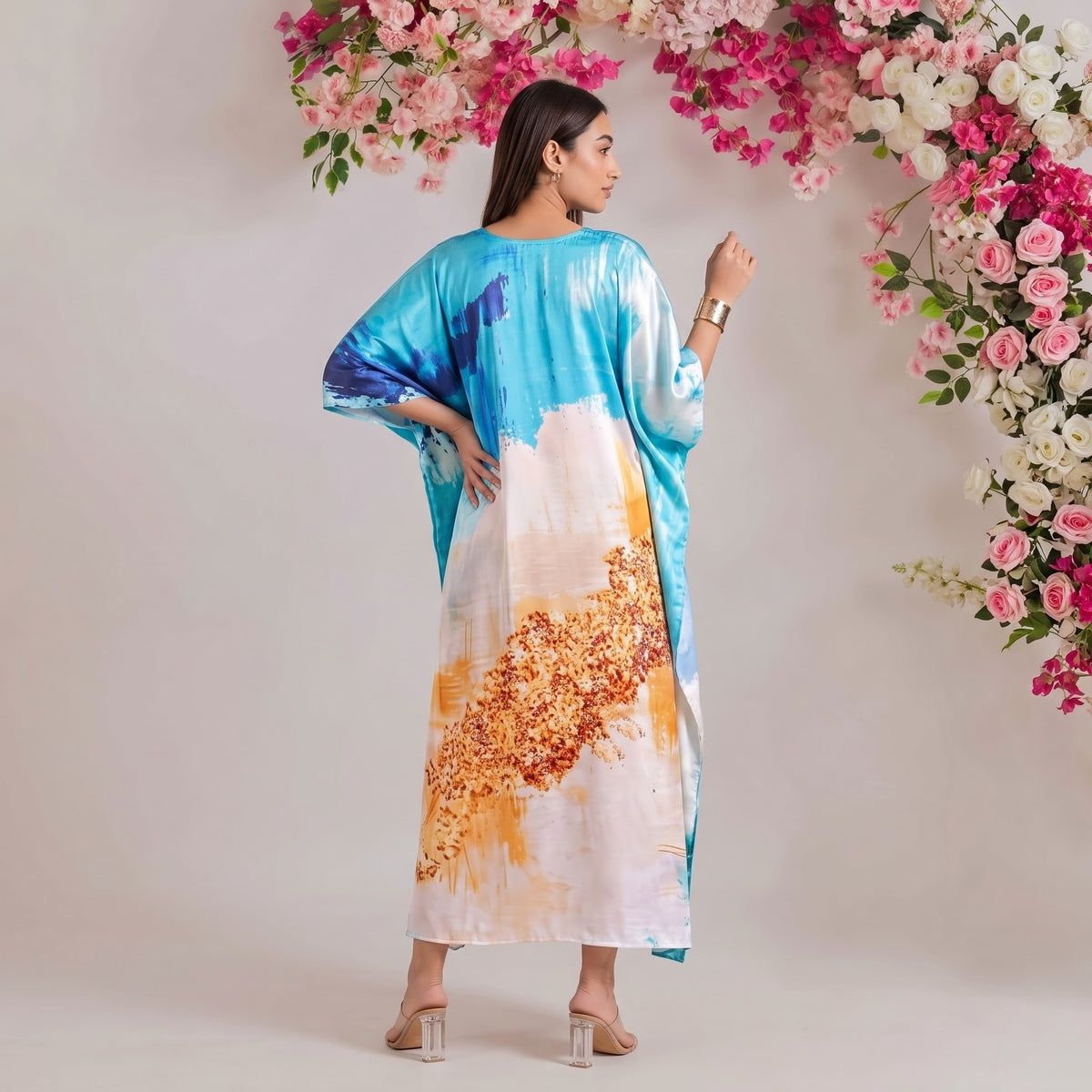 Lyra Kaftan – back view of the flowing kaftan silhouette