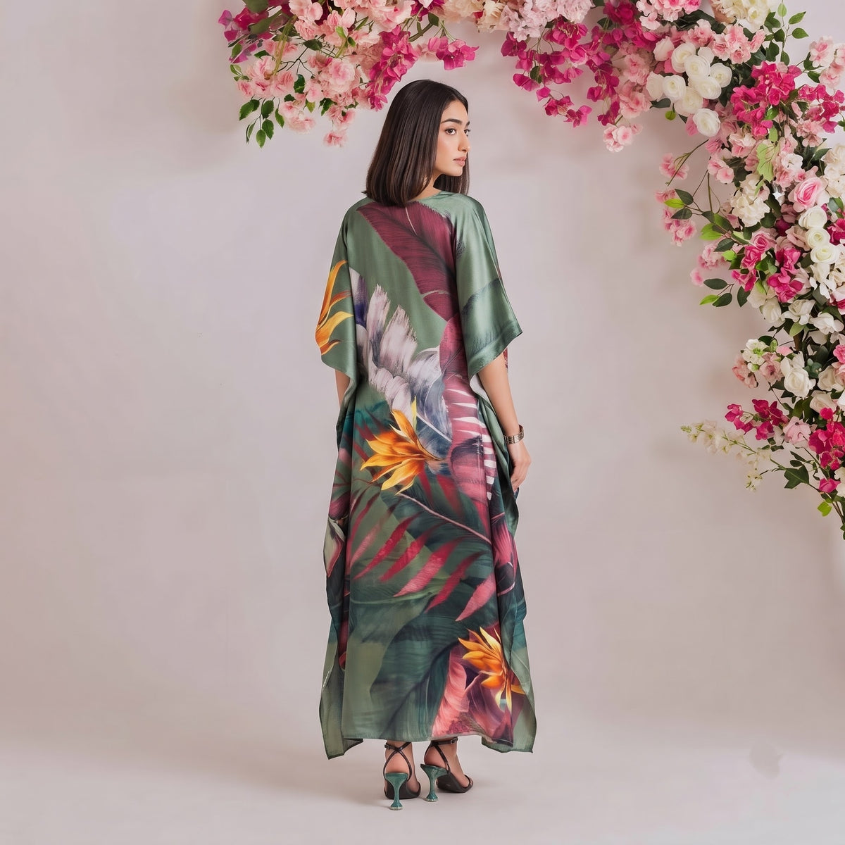 Freya Kaftan – back view of the flowing kaftan silhouette