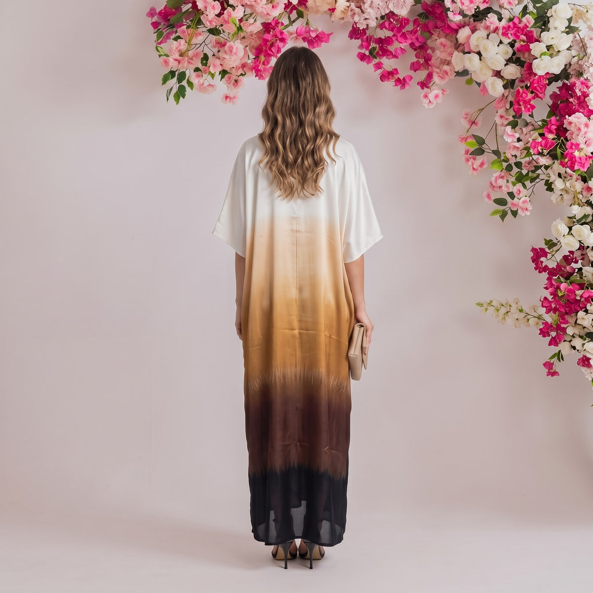 Rania Kaftan – back view of the flowing kaftan silhouette